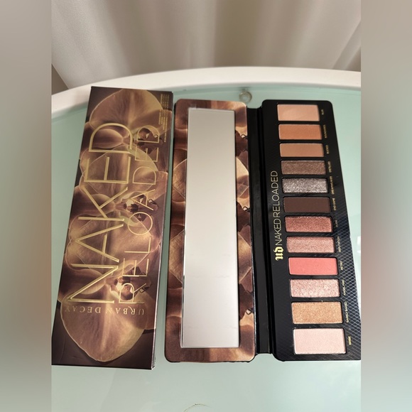 Urban Decay Reloaded Palette - Picture 9 of 11